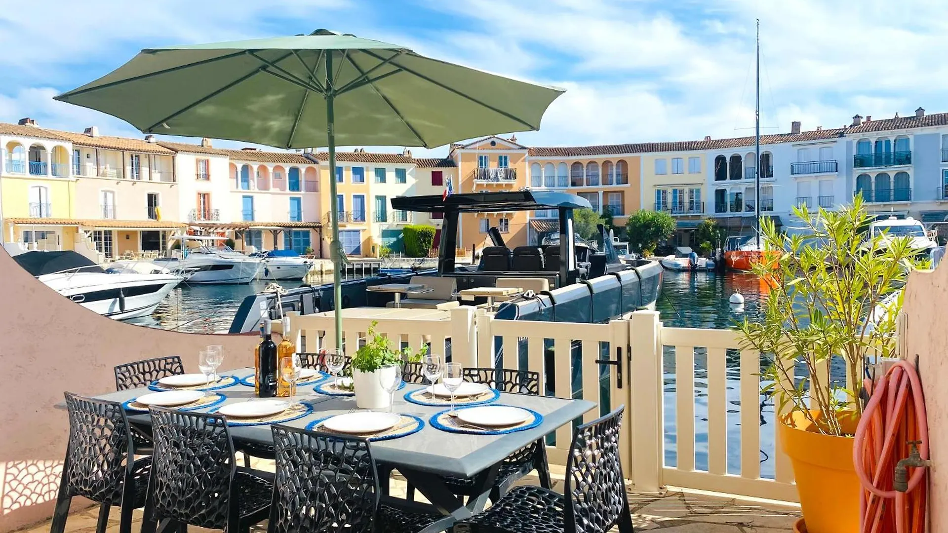 Maison de pêcheur avec amarrage Grimaud